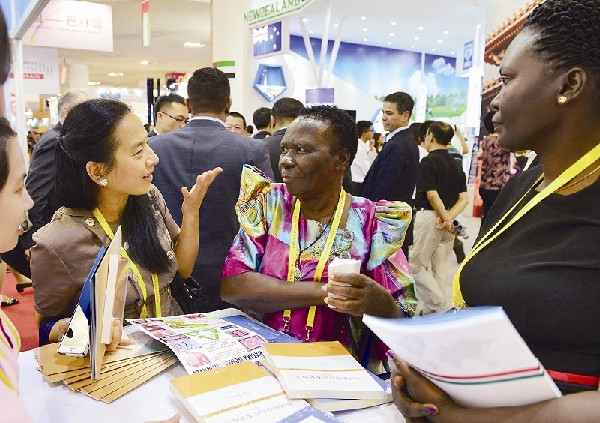 廈門會展業(yè)駛上快車道 今年總經(jīng)濟(jì)效益有望破(圖1) 廈門會展業(yè)駛上快車道 今年總經(jīng)濟(jì)效益有望破(圖1)