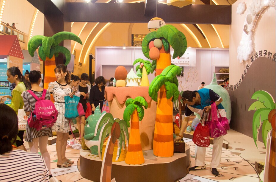 卡通形象小P精彩亮相2016上海國際少兒生活展(圖2) 卡通形象小P精彩亮相2016上海國際少兒生活展(圖2)