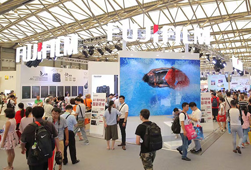 第十八屆國(guó)際攝影器材展在滬開(kāi)幕(圖1)