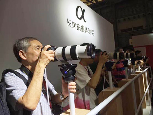 第十八屆國(guó)際攝影器材展在滬開(kāi)幕(圖3)