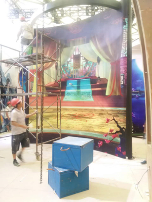 探班CJ現場 展臺搭建進行中(圖4) 探班CJ現場 好玩友火力全開 展臺搭建進行中