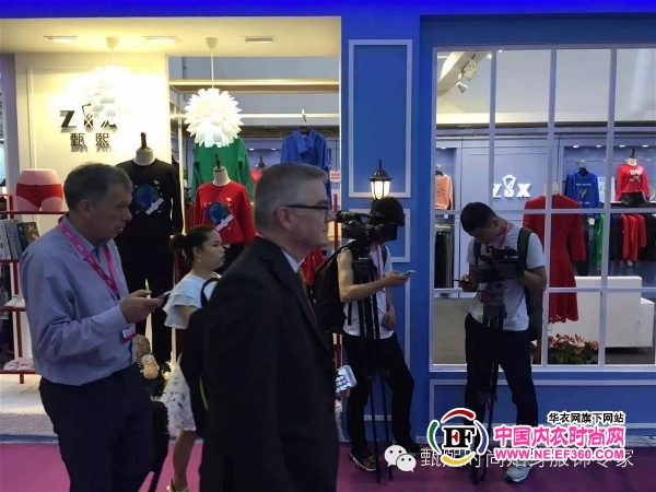 甄熙帶你進(jìn)入 人氣爆棚深圳國(guó)際內(nèi)衣展(圖5)