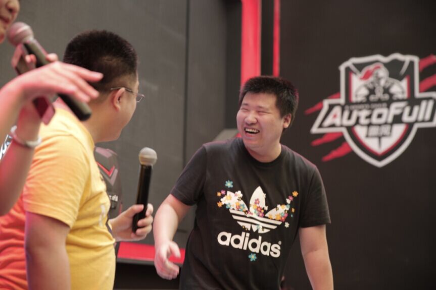 AutoFull傲風首創網布靠背電競椅，2016China Joy展上大放異彩！