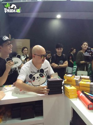 冰火碰撞 CJ最火日熊貓TV展臺(tái)迎來(lái)宿命對(duì)決