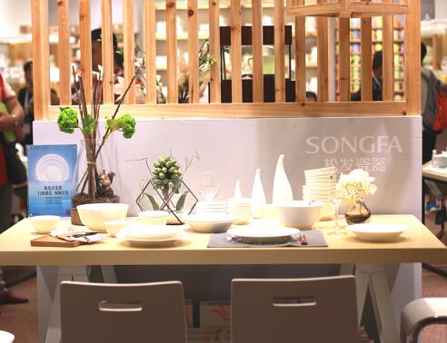 松發(fā)月光瓷亮相上海百貨展(圖3)