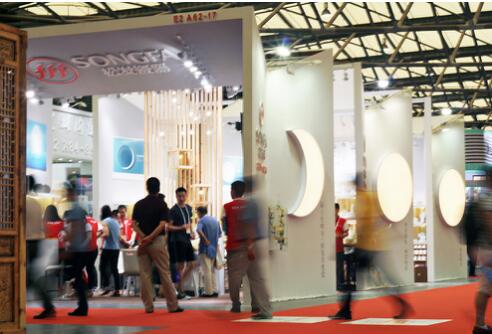 松發(fā)月光瓷亮相上海百貨展(圖2)