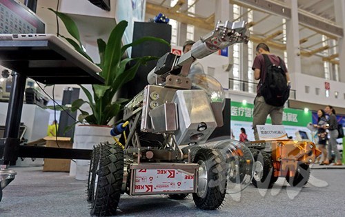 多功能育嬰箱、管道機(jī)器人…快來(lái)會(huì)展中心看高科“尖貨”