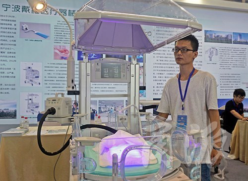 多功能育嬰箱、管道機(jī)器人…快來(lái)會(huì)展中心看高科“尖貨”