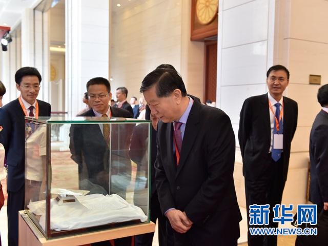 銀監會主席尚福林等參觀"江西紅色金融歷史展"(圖5) 銀監會主席尚福林等參觀 江西紅色金融歷史展