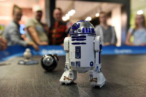 中國機(jī)器人閃亮柏林電子展 參與全球競(jìng)爭(zhēng)(圖1)