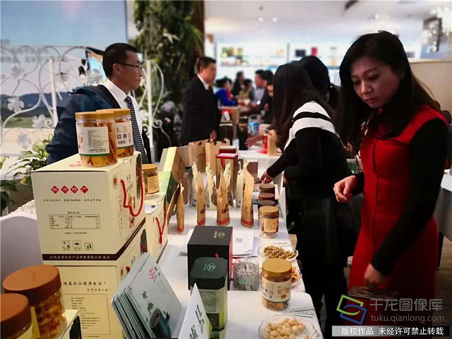 永不閉幕的展銷會(huì) 云南臨滄綠色產(chǎn)品在京辦起(圖1)